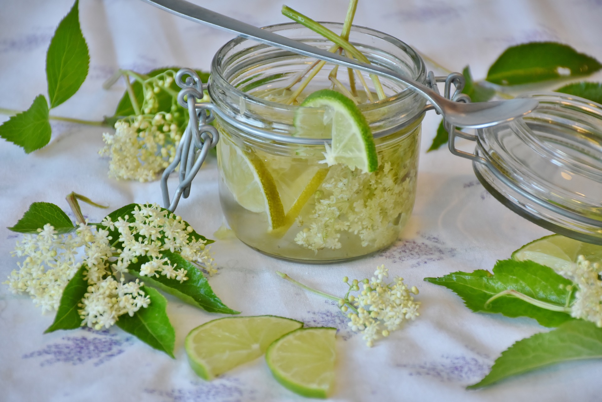 fruchtsaft1440098_1920